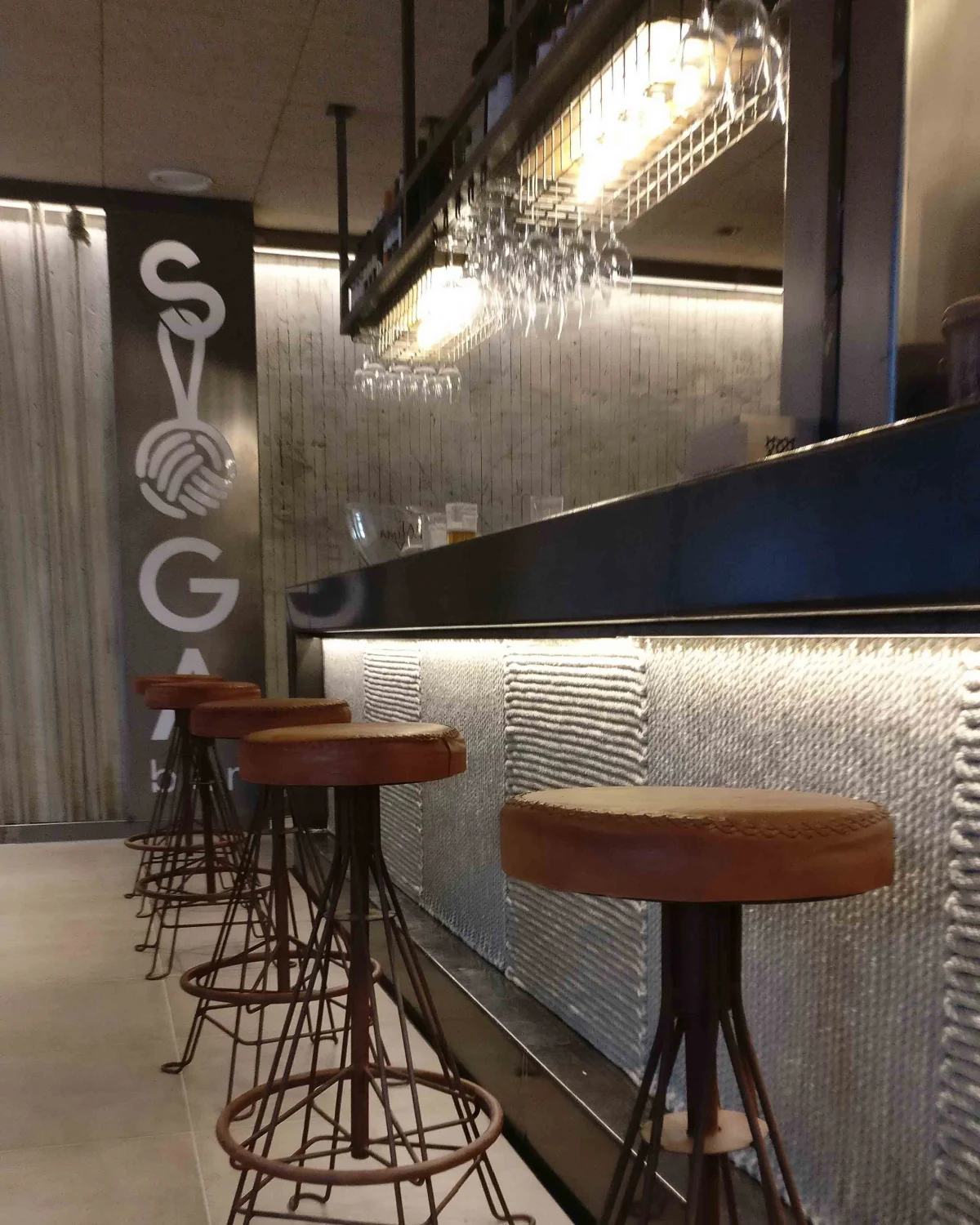 Bar Soga, project by F5 Arquitectos